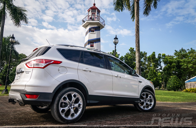 Một ngày rong ruổi với Ford Escape hoàn toàn mới mot ngay rong ruoi voi ford escape hoan toan moi
