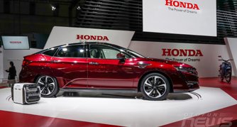 Xe nhiên liệu hydro Honda Clarity FCV "ra đường" với giá rẻ bất ngờ