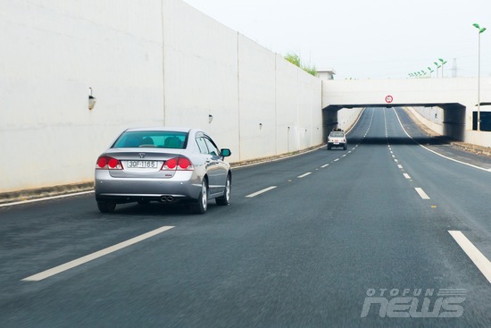 honda civic mot lan nhin lai