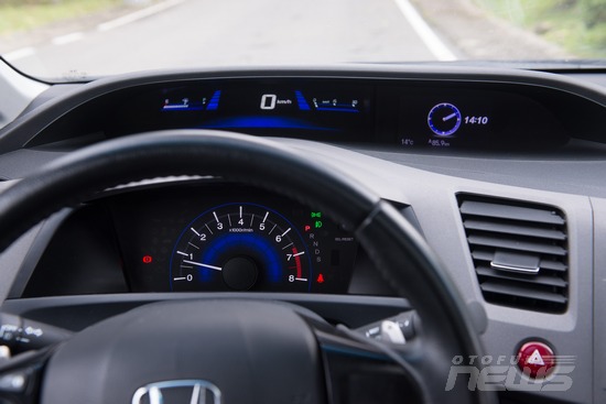 honda civic mot lan nhin lai