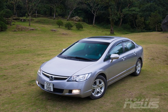 honda civic mot lan nhin lai