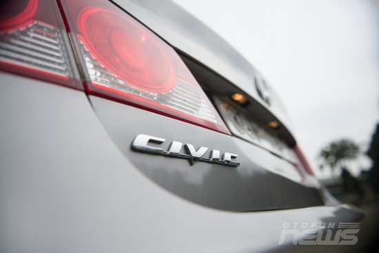 honda civic mot lan nhin lai