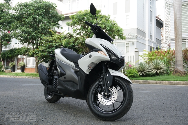 can canh nvx 155 mau xe tay ga moi cua yamaha