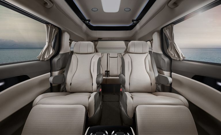 Kia ra mắt minivan Sedona như 'phòng khách di động' giá 1,3 tỉ Kia ra mắt minivan Sedona như 'phòng khách di động' giá 1,3 tỉ