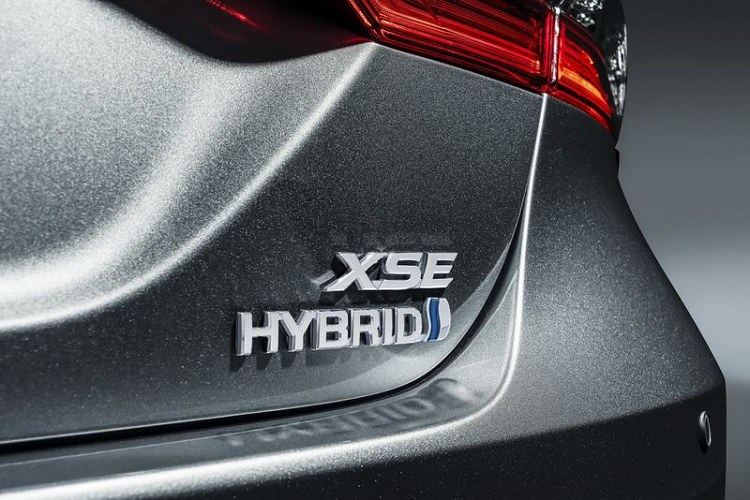Toyota Camry 2021 facelift sẽ có mặt tại Việt Nam trong vài tháng tới