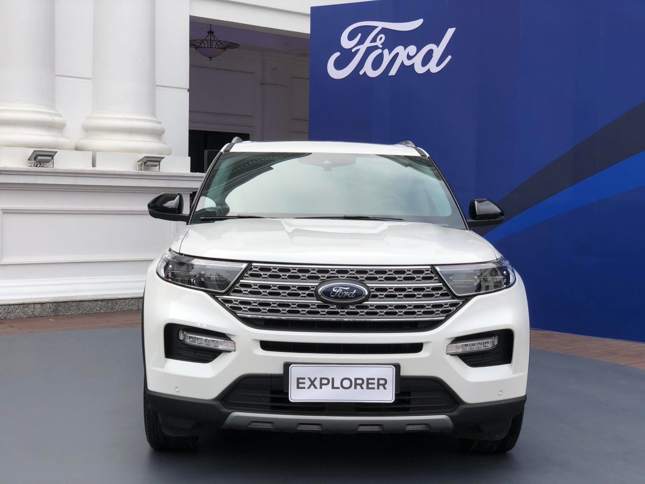Giá lăn bánh Ford Explorer 2022 vừa ra mắt