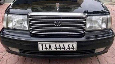 Toyota Crown 24 tuổi biển "ngũ quý 4” bán 800 triệu tại Quảng Ninh