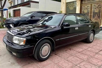 Toyota Crown 24 tuổi biển Toyota Crown 24 tuổi biển
