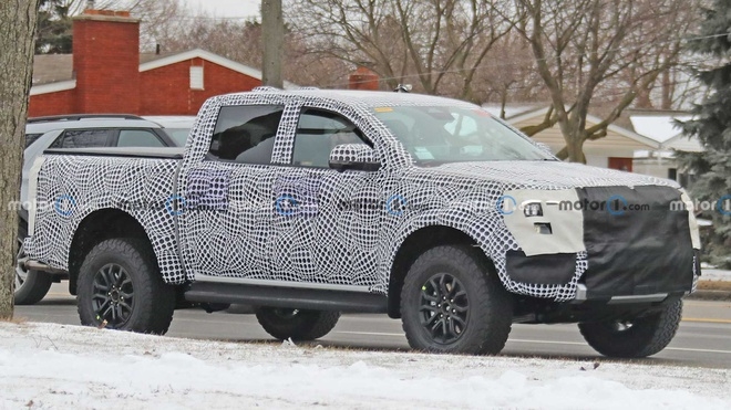 Ford Ranger Raptor thế hệ mới lộ ảnh chạy thử lần đầu tiên Ford Ranger Raptor thế hệ mới lộ ảnh chạy thử lần đầu tiên