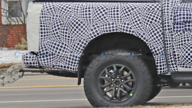 Ford Ranger Raptor thế hệ mới lộ ảnh chạy thử lần đầu tiên Ford Ranger Raptor thế hệ mới lộ ảnh chạy thử lần đầu tiên