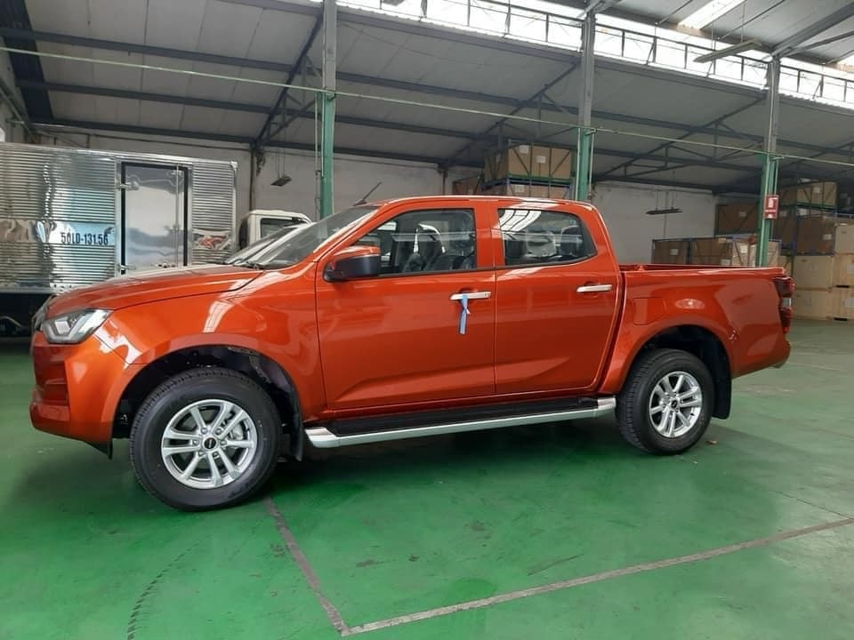 Lô Isuzu D-Max đầu tiên về đến đại lý, chỉ chờ ra mắt Lô Isuzu D-Max đầu tiên về đến đại lý, chỉ chờ ra mắt