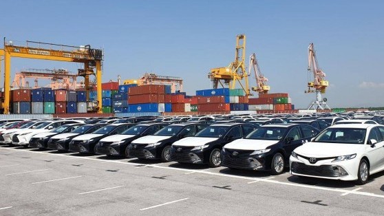 Ô tô nhập khẩu về Việt Nam tăng tốc trở lại
