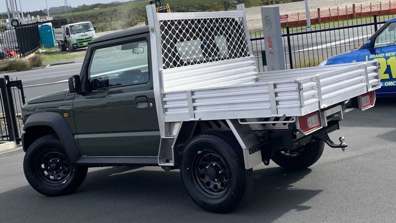 Suzuki Jimny đầy ấn tượng sau khi độ thành bán tải “tí hon” suzuki jimny day an tuong sau khi do thanh ban tai ti hon