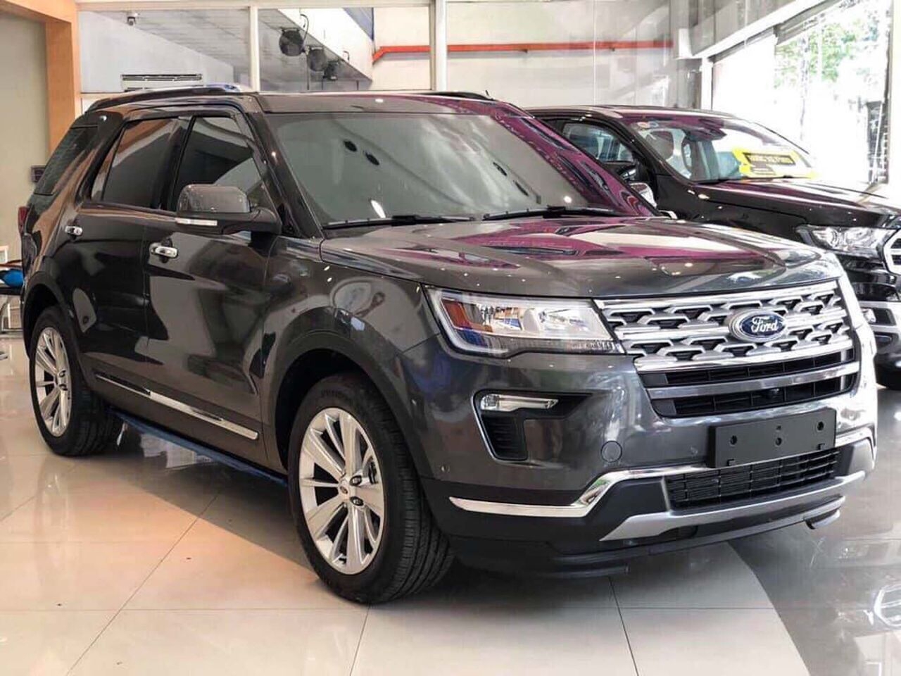 Giá xe Ford tháng 4 gia xe ford thang 4