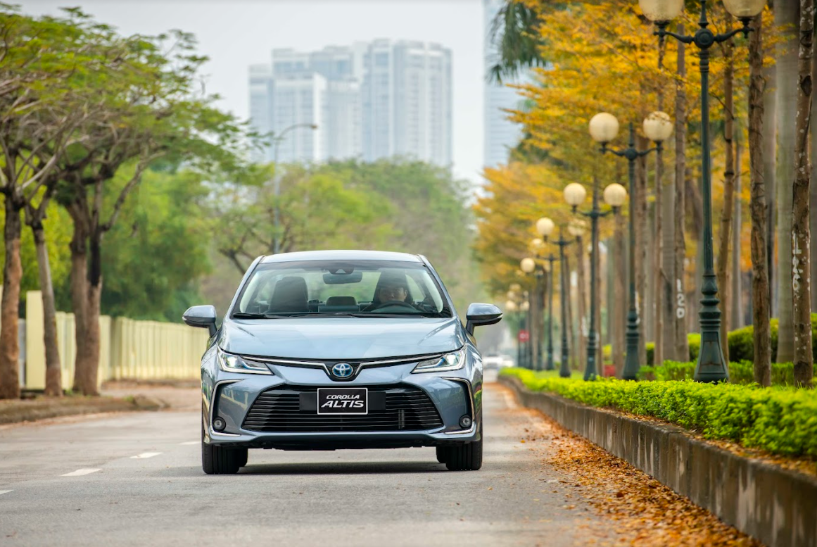 Toyota Corolla Altis giảm giá lên đến 100 triệu đồng tại đại lý Toyota Corolla Altis giảm giá lên đến 100 triệu đồng tại đại lý