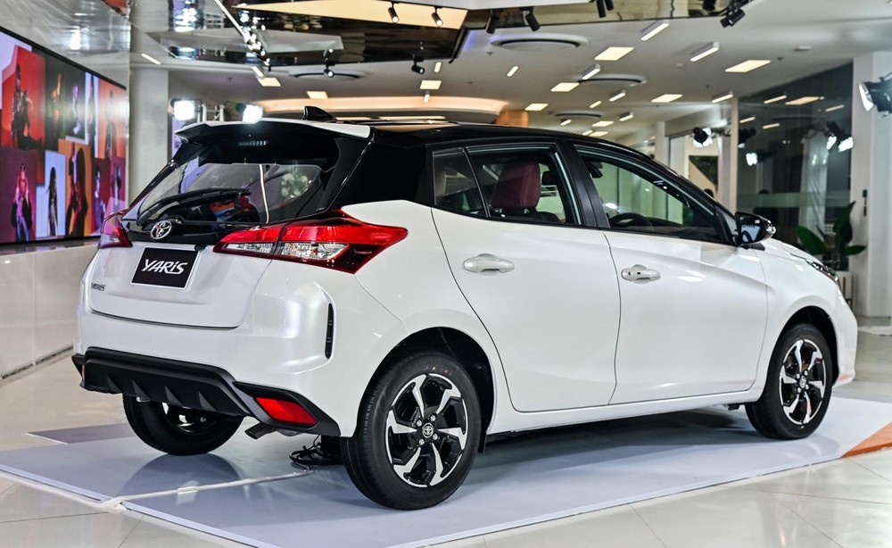 Thiết kế đầu xe Toyota Yaris 2023 vừa ra mắt giống hệt Vios sắp về Việt Nam Thiết kế đầu xe Toyota Yaris 2023 vừa ra mắt giống hệt Vios sắp về Việt Nam