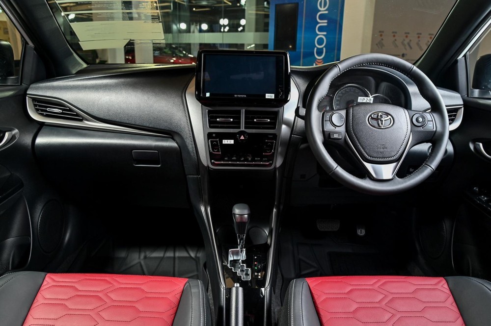 Thiết kế đầu xe Toyota Yaris 2023 vừa ra mắt giống hệt Vios sắp về Việt Nam Thiết kế đầu xe Toyota Yaris 2023 vừa ra mắt giống hệt Vios sắp về Việt Nam