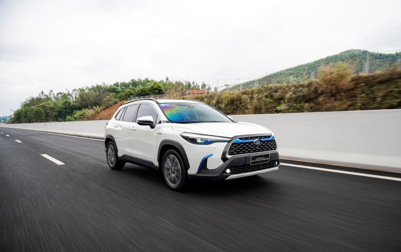 Khách mua Toyota Corolla Cross nhận ưu đãi hấp dẫn trong tháng 3/2023 Khách mua Toyota Corolla Cross nhận ưu đãi hấp dẫn trong tháng 3/2023