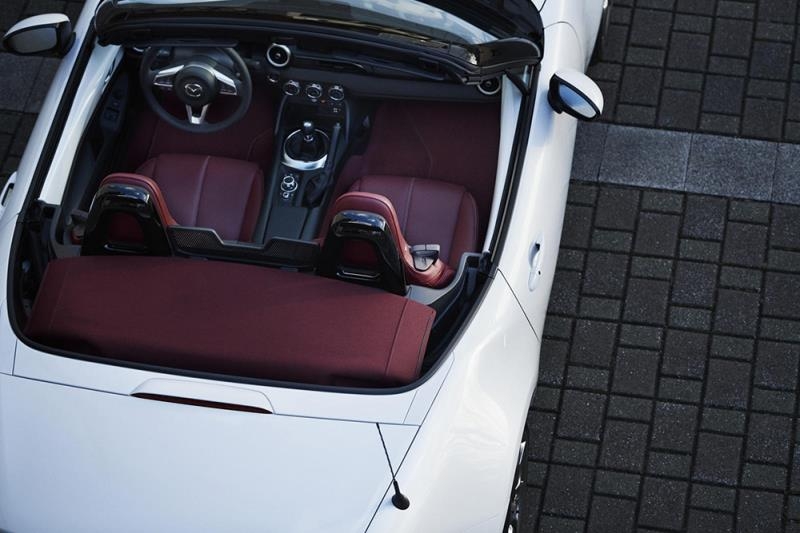 Mazda Miata ra mắt phiên bản đặc biệt kỷ niệm 100 năm hoạt động mazda miata ra mat phien ban dac biet ky niem 100 nam hoat dong