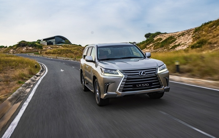 Bảng giá xe Lexus tháng 4