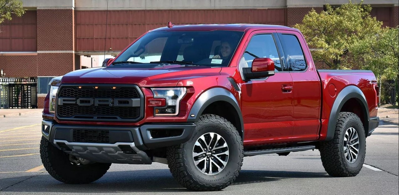 ford trieu hoi gan 68000 xe do dinh loi hop so