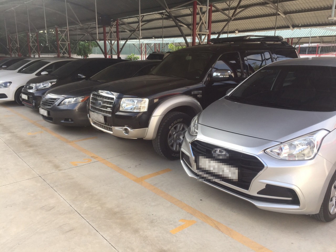 Thị trường ô tô cũ trầm lắng Thị trường ô tô cũ trầm lắng
