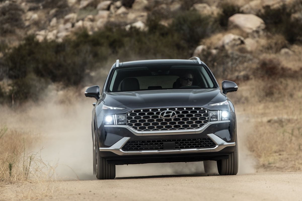 Hyundai SantaFe 2021 giá 900 triệu đồng tại Indonesia, sắp ra mắt khách hàng Việt
