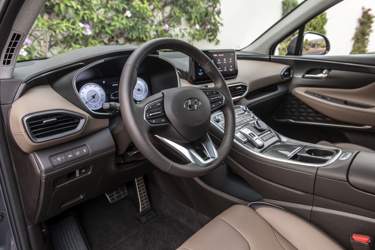 Hyundai SantaFe 2021 giá 900 triệu đồng tại Indonesia, sắp ra mắt khách hàng Việt