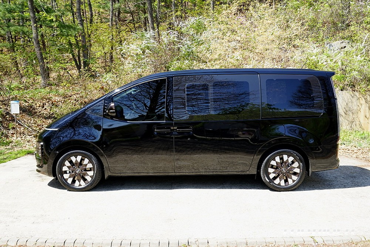 Ảnh thực tế MPV Hyundai Staria vừa ra mắt Ảnh thực tế MPV Hyundai Staria vừa ra mắt