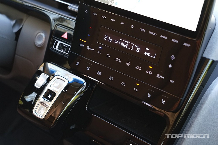 Ảnh thực tế MPV Hyundai Staria vừa ra mắt Ảnh thực tế MPV Hyundai Staria vừa ra mắt