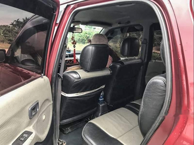 Daihatsu Terios cũ chỉ dưới 200 triệu đồng, thích hợp che mưa che nắng