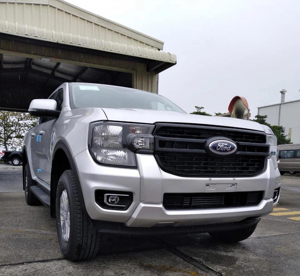 Xuất hiện Ford Ranger 2022 phiên bản XLS tại Việt Nam Xuất hiện Ford Ranger 2022 phiên bản XLS tại Việt Nam