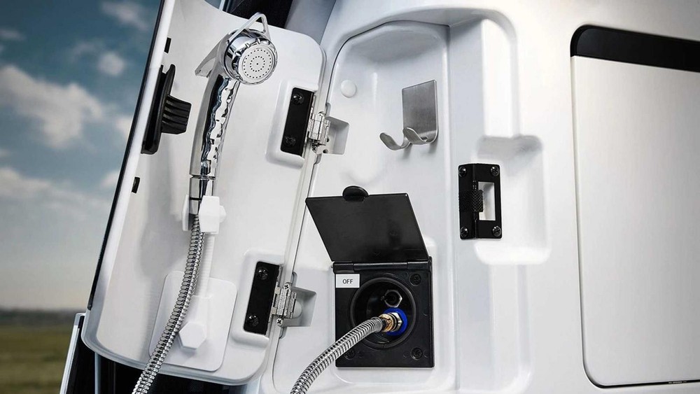 Hyundai Staria thêm phiên bản cắm trại