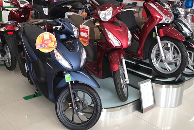 Giá tăng vô lý, Honda Vision vẫn cháy hàng Giá tăng vô lý, Honda Vision vẫn cháy hàng