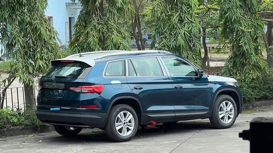 Skoda Kodiaq vừa xuất hiện tại Việt Nam có gì để đấu với Hyundai Santa Fe Skoda Kodiaq vừa xuất hiện tại Việt Nam có gì để đấu với Hyundai Santa Fe