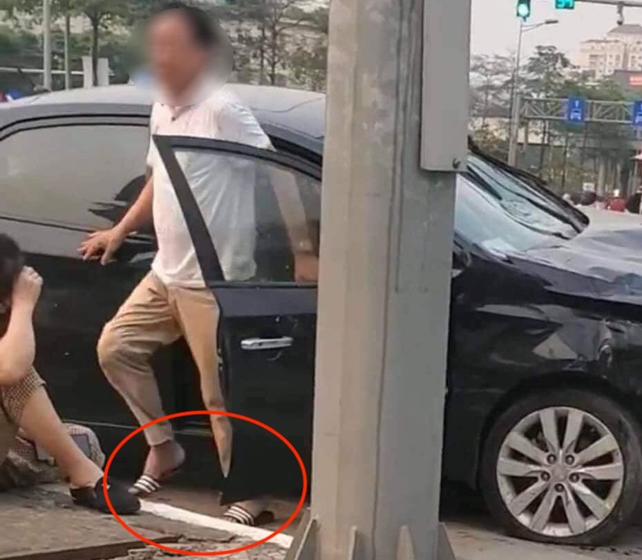 'Với tôi, giày cao gót lái xe vẫn là chân ái' 'Với tôi, giày cao gót lái xe vẫn là chân ái'