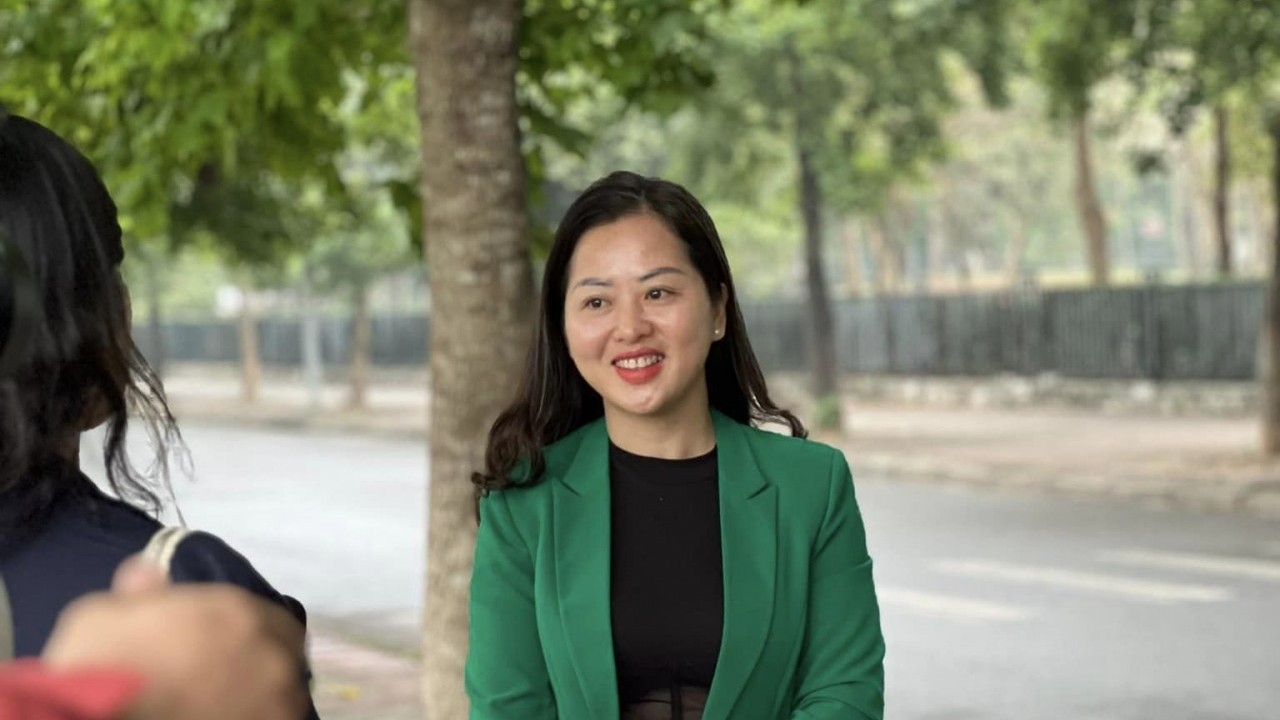 'Với tôi, giày cao gót lái xe vẫn là chân ái'