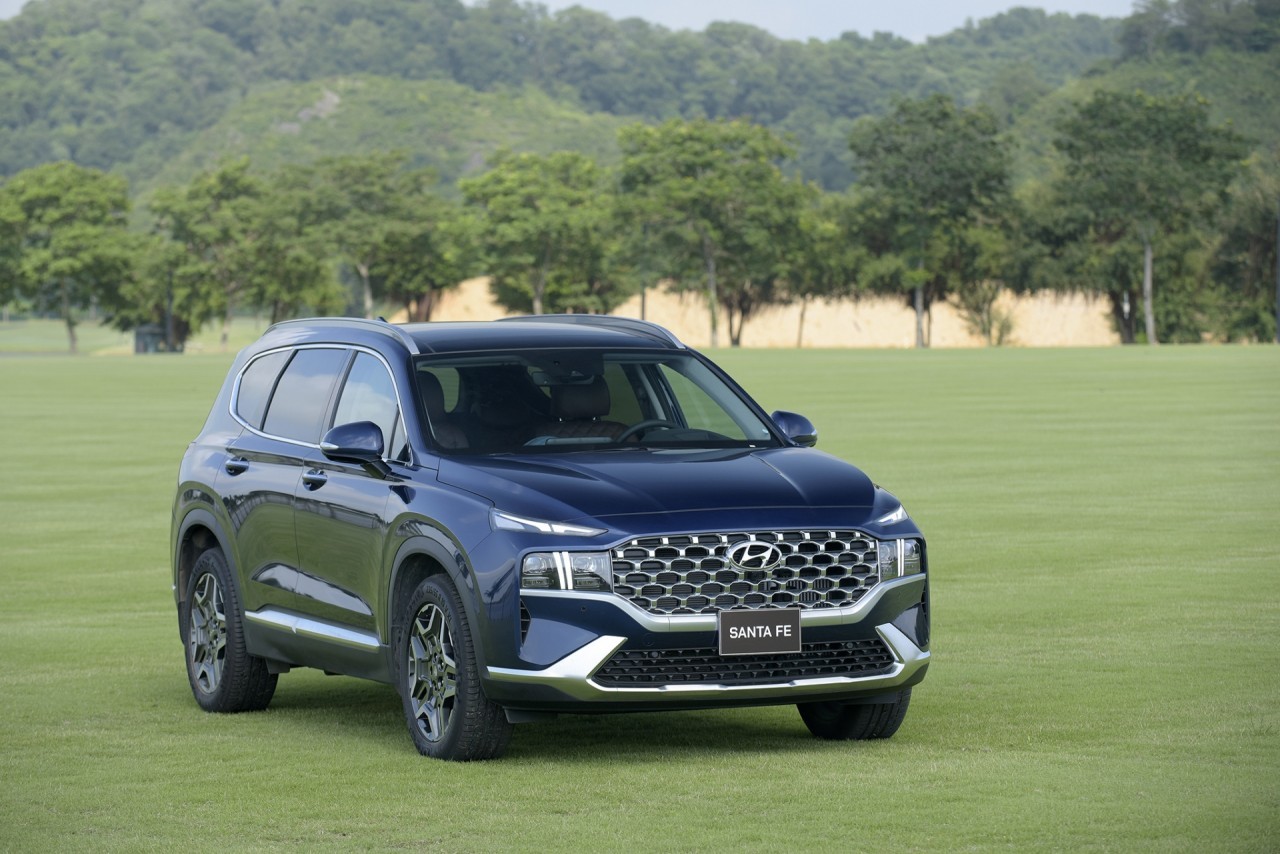 Otofun chọn: Hyundai Santa Fe - xe đáng mua nhất tuần Otofun chọn: Hyundai Santa Fe - xe đáng mua nhất tuần