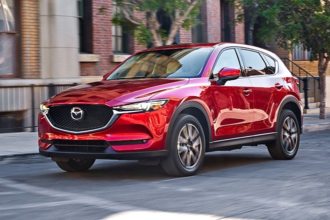 XE CỦA NĂM 2022: Các mẫu xe trong phân khúc CUV cỡ C 1835-6-ly-do-giup-mazda-cx-5-hut-khach-viet-thanhnien-8-kvtw