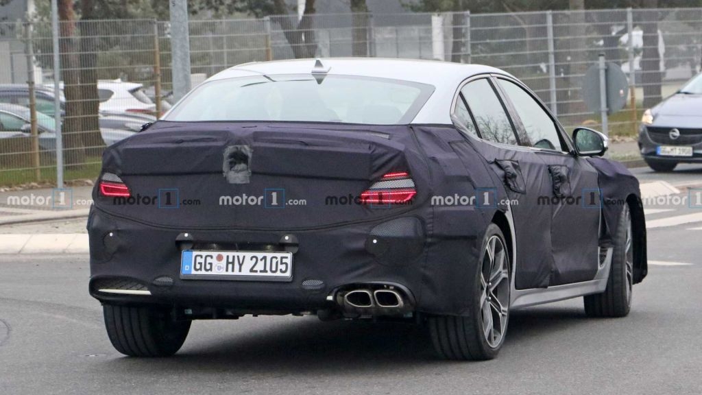 Chạy thử trên đường, Genesis G70 facelift để lộ thiết kế đèn mới chay thu tren duong genesis g70 facelift de lo thiet ke den moi