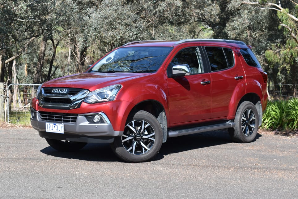 Quyết tâm thoát “ế”, Isuzu Mu-X giảm giá tới 165 triệu tại Việt Nam quyet tam thoat e isuzu mu x giam gia toi 165 trieu tai viet nam