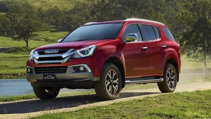 Quyết tâm thoát “ế”, Isuzu Mu-X giảm giá tới 165 triệu tại Việt Nam