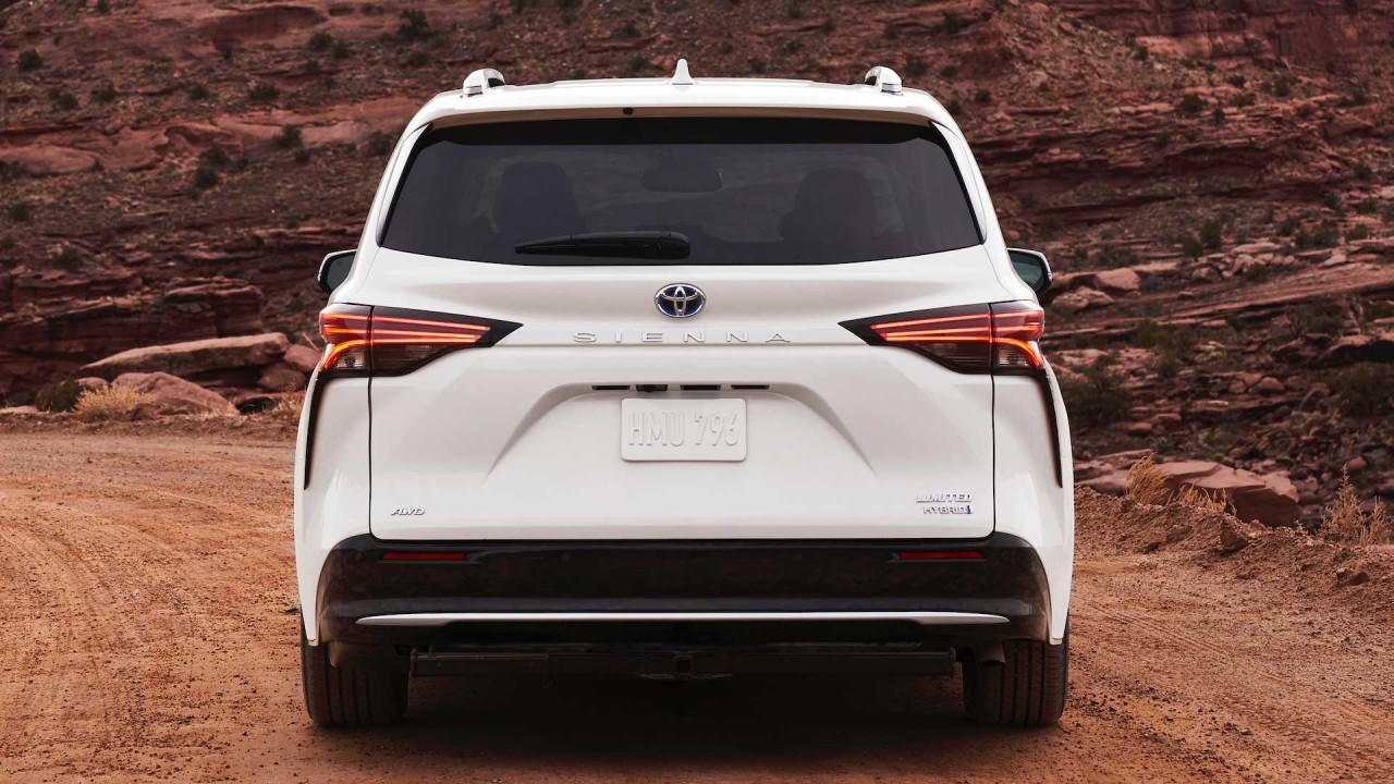 toyota sienna 2021 ra mat bo sung them phien ban dong co hybrid