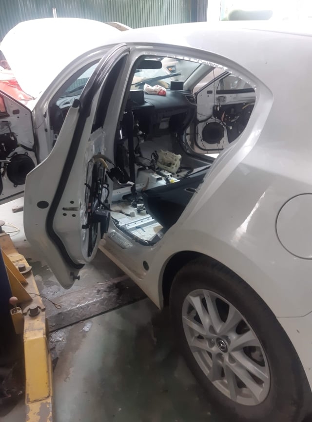 Gia đình tôi được bảo hiểm đền bù cho chiếc xe bị ngập nước trong hầm như thế nào Gia đình tôi được bảo hiểm đền bù cho chiếc xe bị ngập nước trong hầm như thế nào