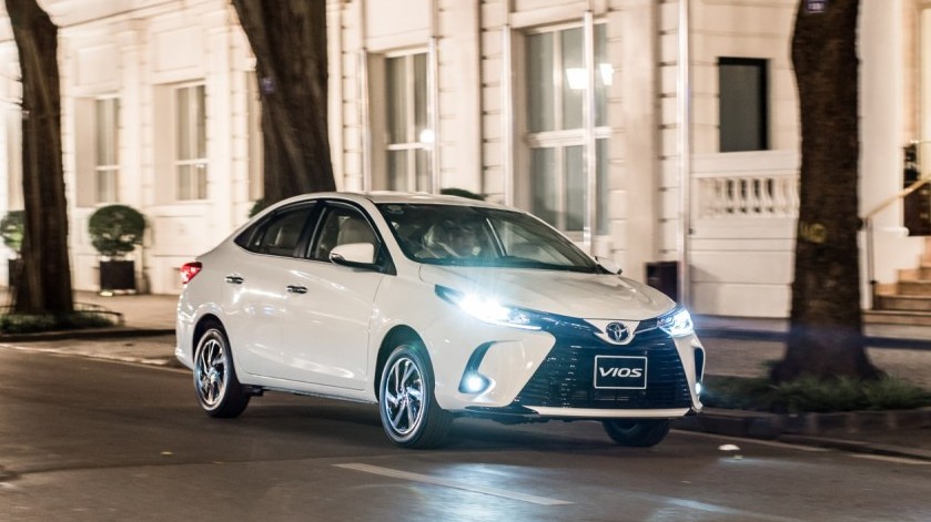 Toyota Vios giảm giá tới 50 triệu đồng tại đại lý