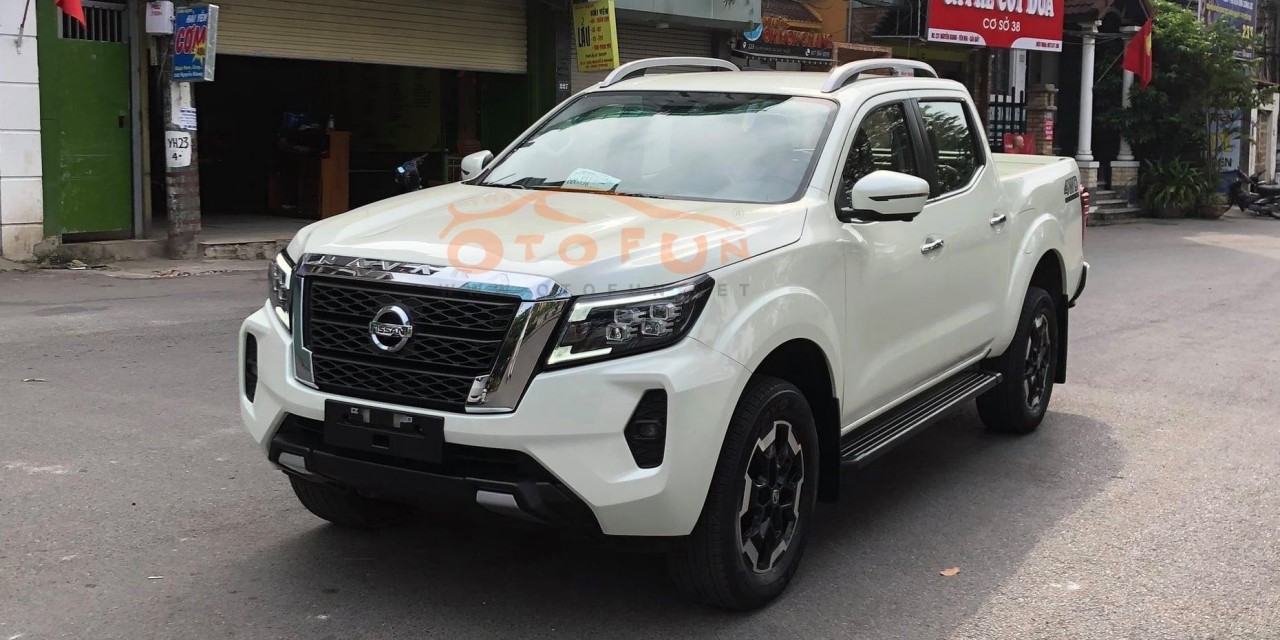 Nissan Navara 2021 đắt nhất phân khúc nhưng "đuối" hơn Ranger Wildtrak