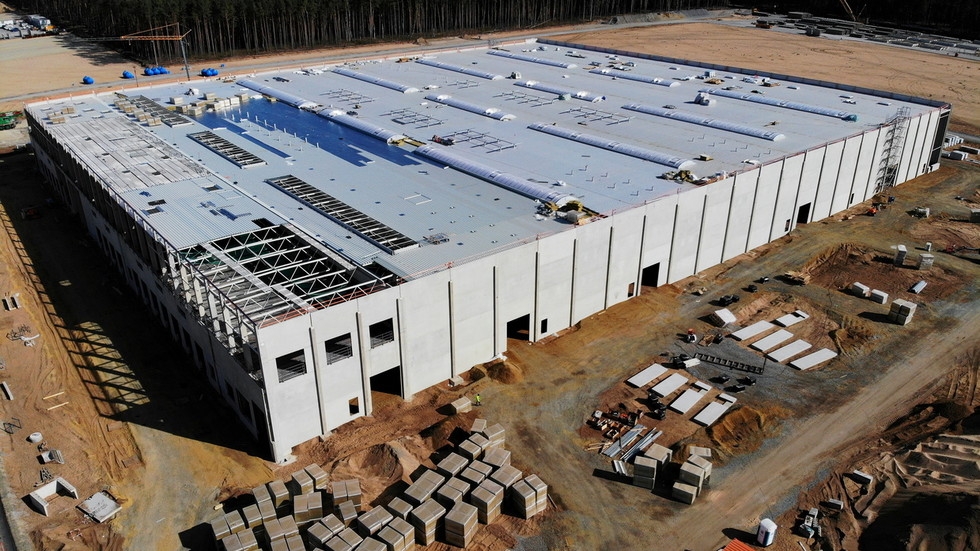 Nhà máy Tesla tại Đức cháy, phe cực tả nhận đốt nhằm 'tố cáo sự dối trá của ô tô điện' Nhà máy Tesla tại Đức cháy, phe cực tả nhận đốt nhằm 'tố cáo sự dối trá của ô tô điện'