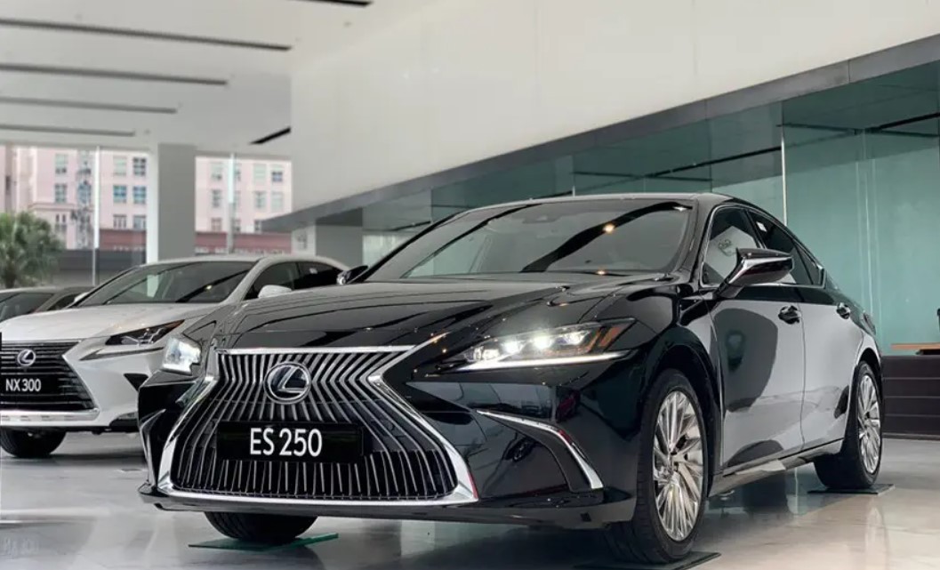 Lexus tăng giá cho loạt xe, cao nhất tăng 70 triệu Lexus tăng giá cho loạt xe, cao nhất tăng 70 triệu