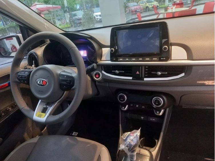 Lăn bánh hai bản giá rẻ Kia Morning mới ra mắt Lăn bánh hai bản giá rẻ Kia Morning mới ra mắt