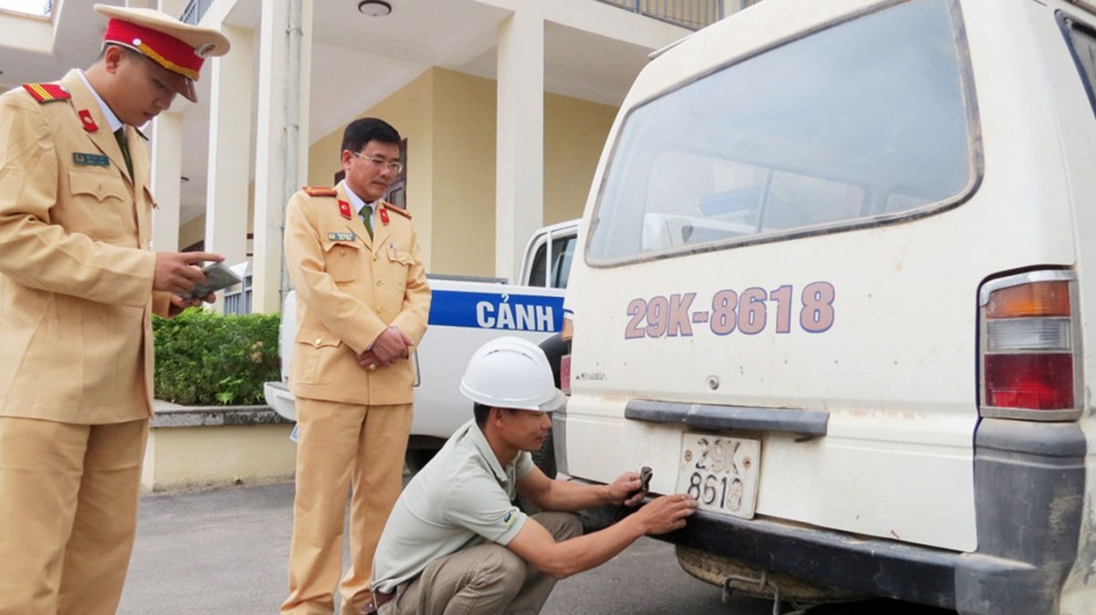 Từ 21/5, công an xã có quyền ''khai tử'' xe quá niên hạn